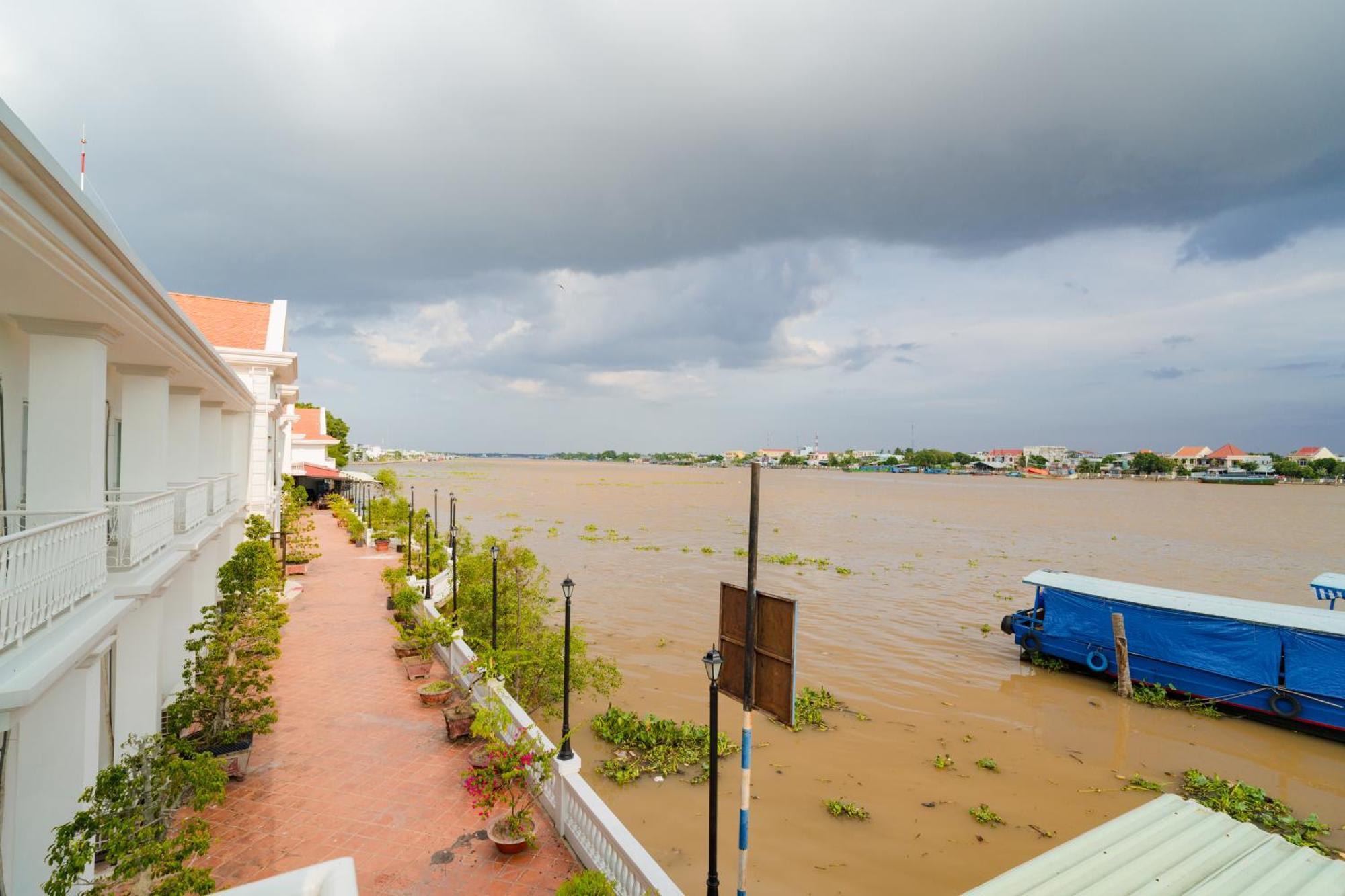 Chuong Duong Hotel Mỹ Tho Exterior foto