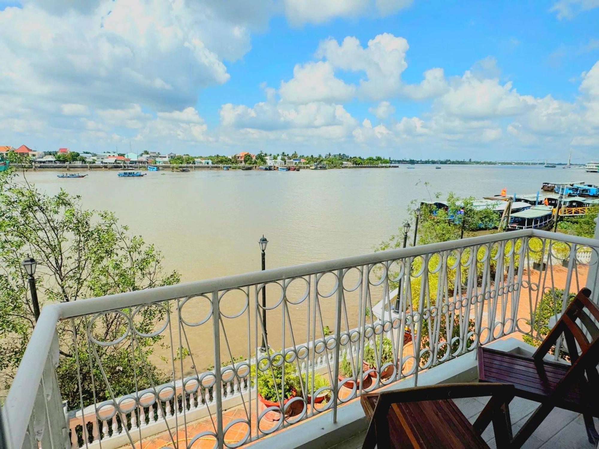 Chuong Duong Hotel Mỹ Tho Exterior foto